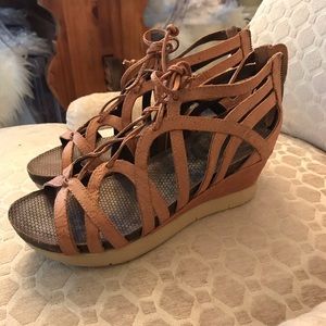 OTBT nomadic wedge sandals